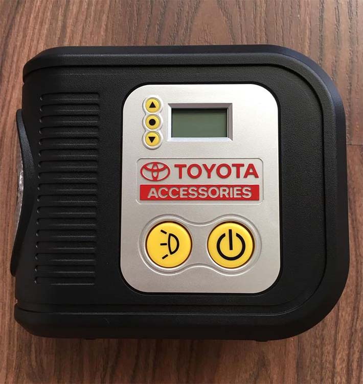 Bơm lốp điện tử Toyota Veloz Cross